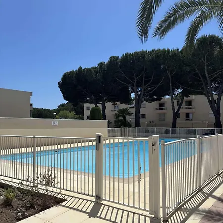 Bright With Swimming Pool Fréjus