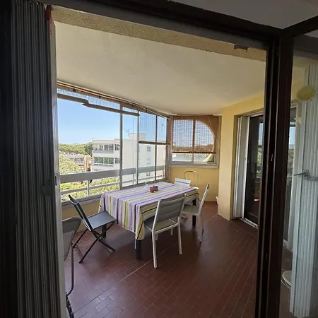 Bright With Swimming Pool Fréjus